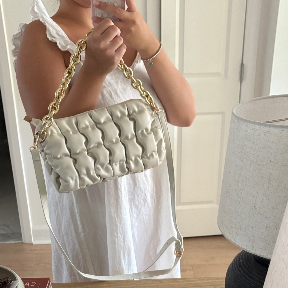 Elegant Cream Quilted Shoulder Bag